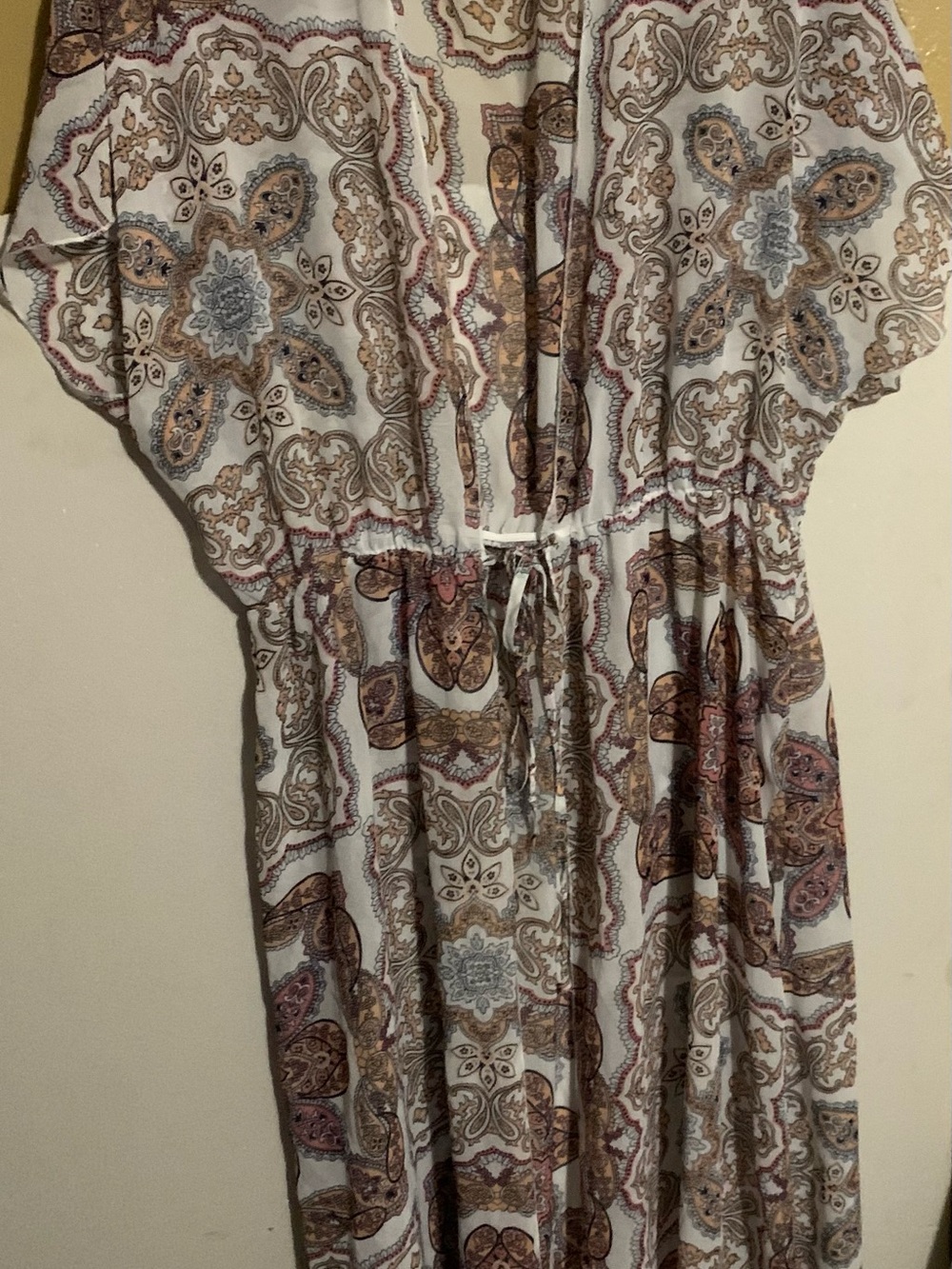 Lightweight Cream Paisley Kimono Cape with Drawstring